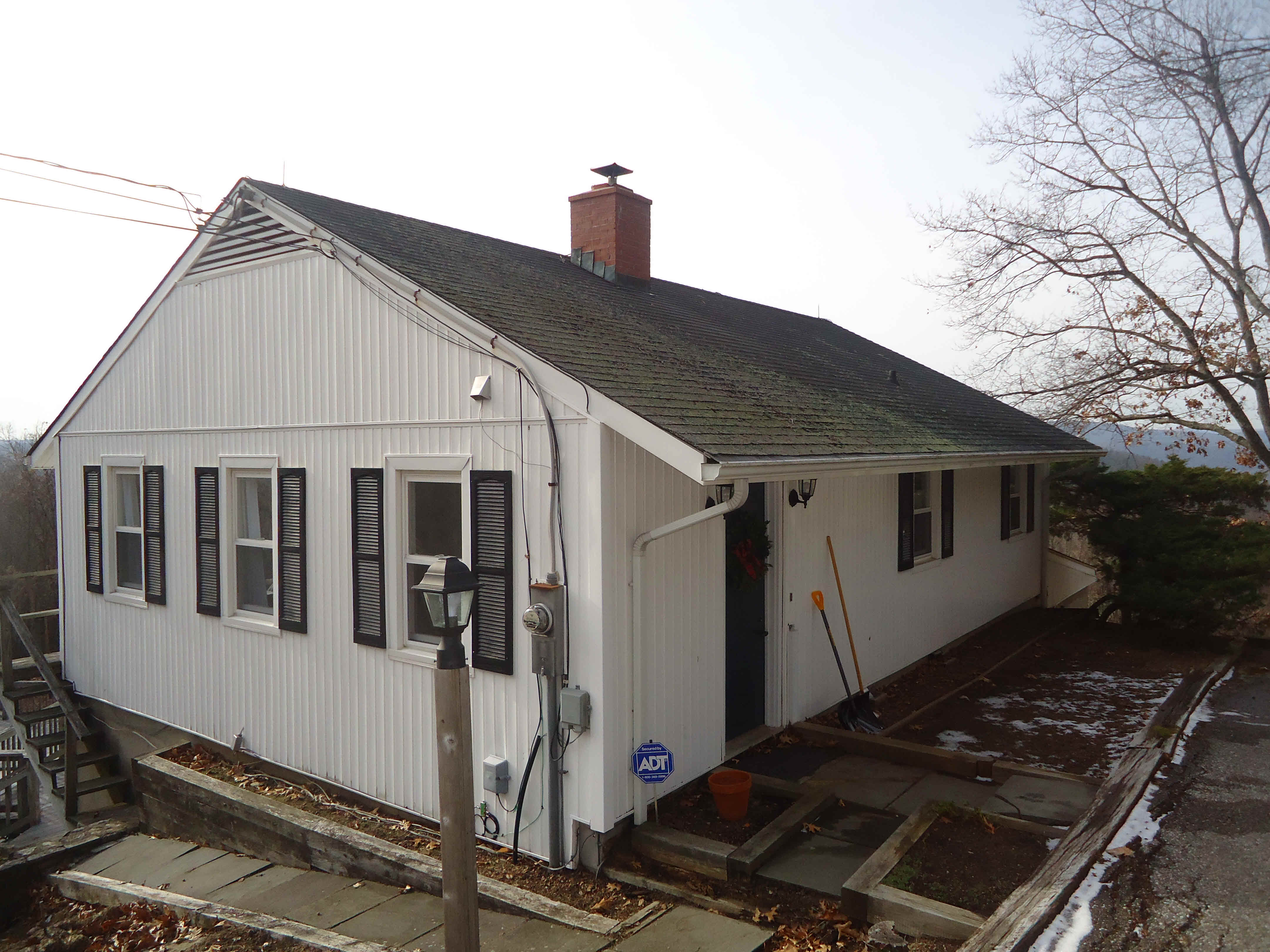 Building photograph for 42 STACKHOUSE LN